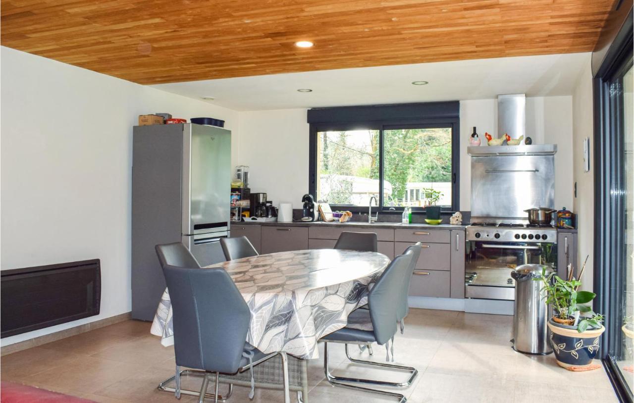 Beautiful Home In Pradines With Kitchen Kültér fotó