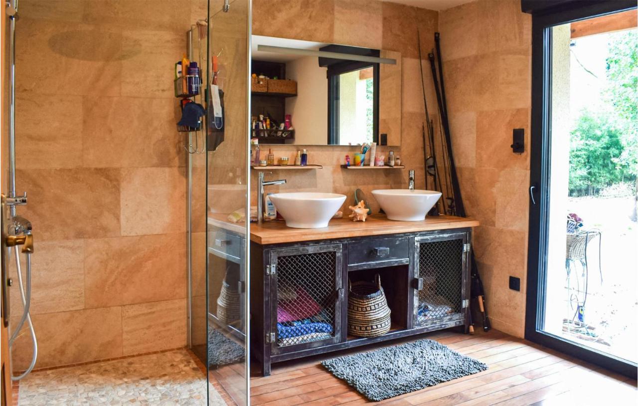 Beautiful Home In Pradines With Kitchen Kültér fotó